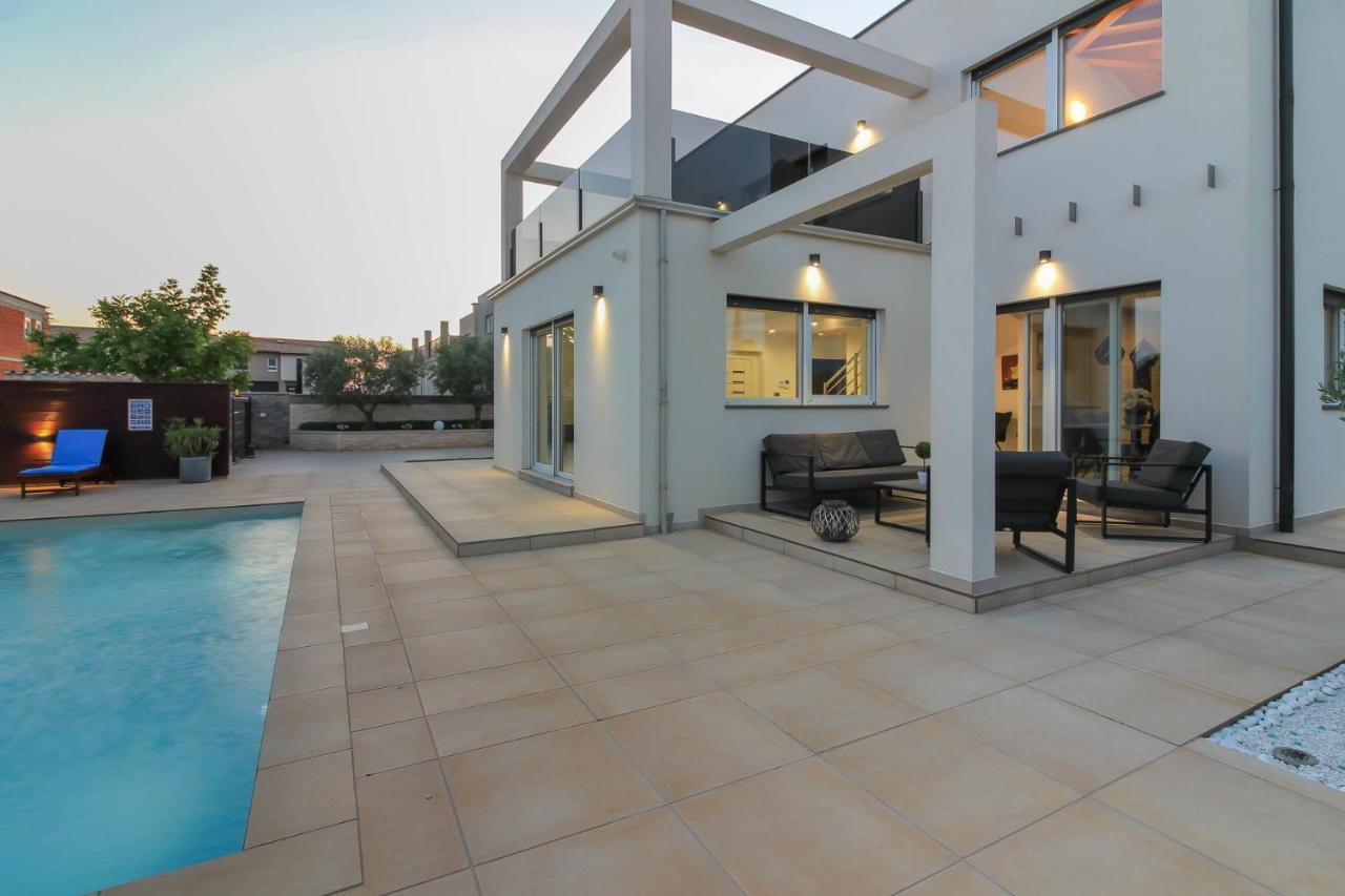 Modern Villa Nerina With Private Pool Near Πούλα Εξωτερικό φωτογραφία