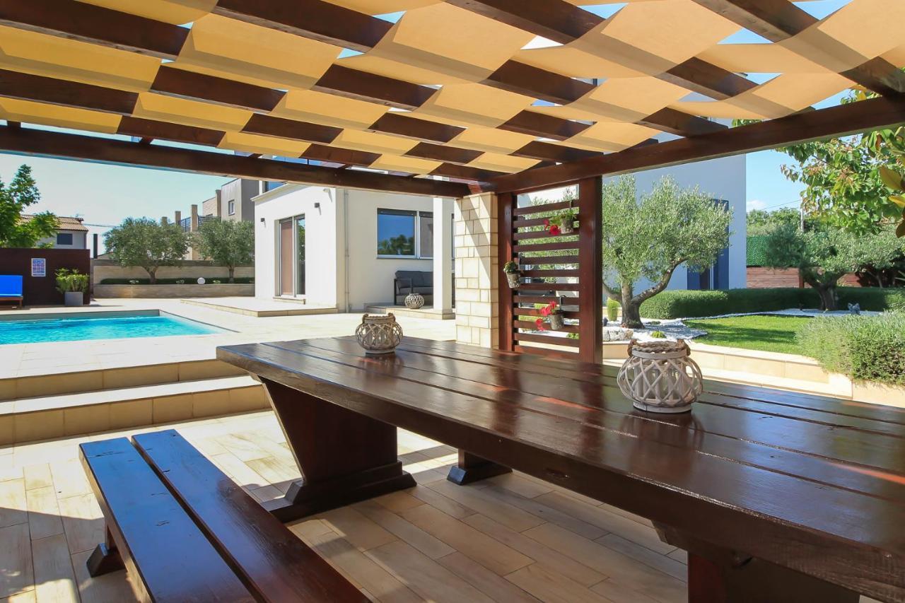 Modern Villa Nerina With Private Pool Near Πούλα Εξωτερικό φωτογραφία