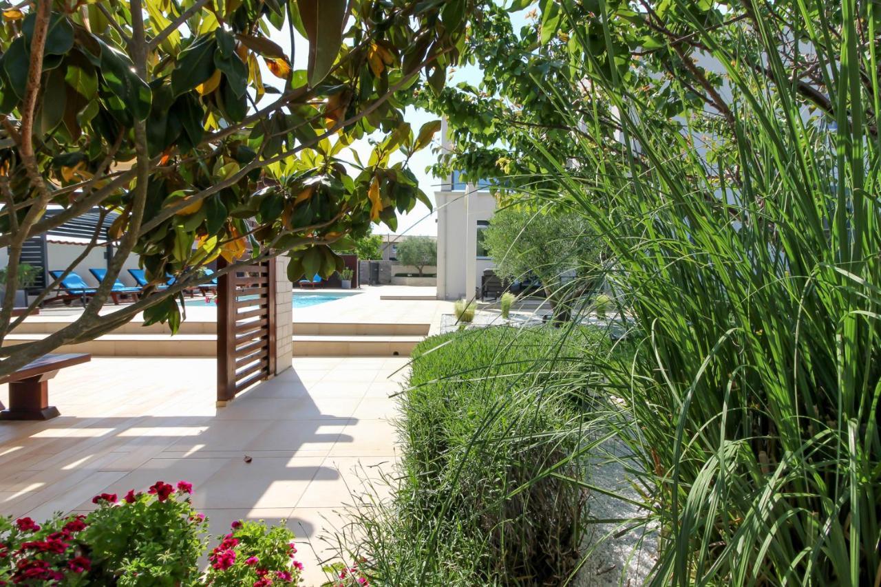 Modern Villa Nerina With Private Pool Near Πούλα Εξωτερικό φωτογραφία