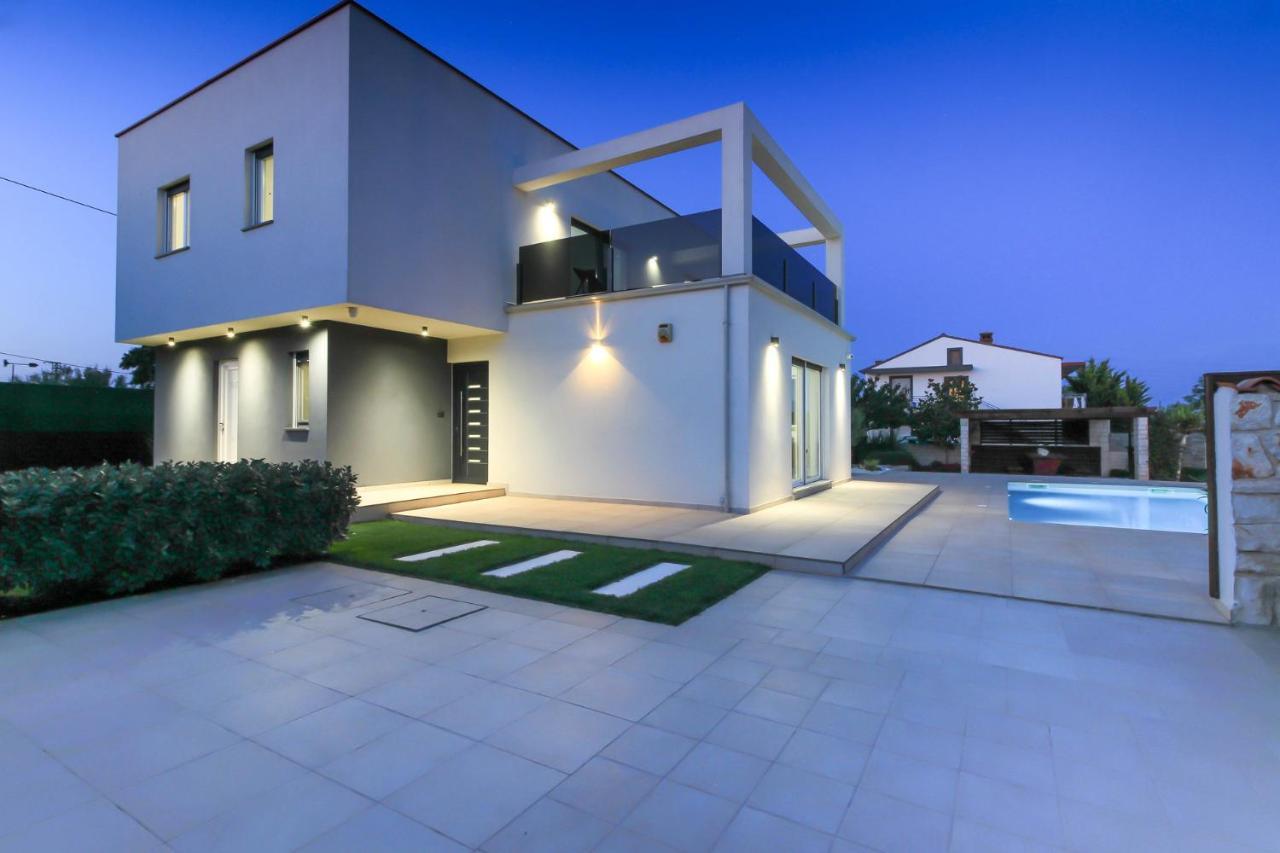 Modern Villa Nerina With Private Pool Near Πούλα Εξωτερικό φωτογραφία