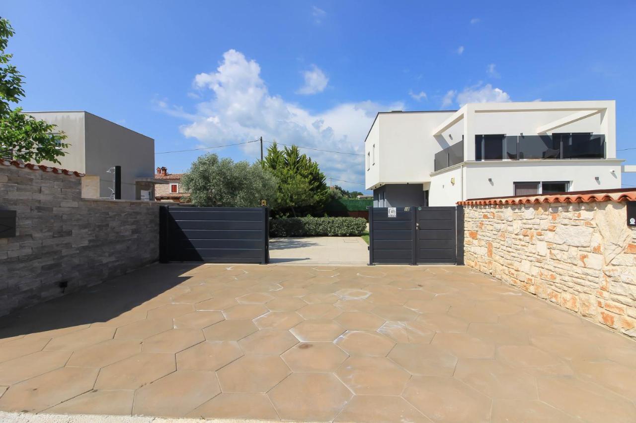 Modern Villa Nerina With Private Pool Near Πούλα Εξωτερικό φωτογραφία