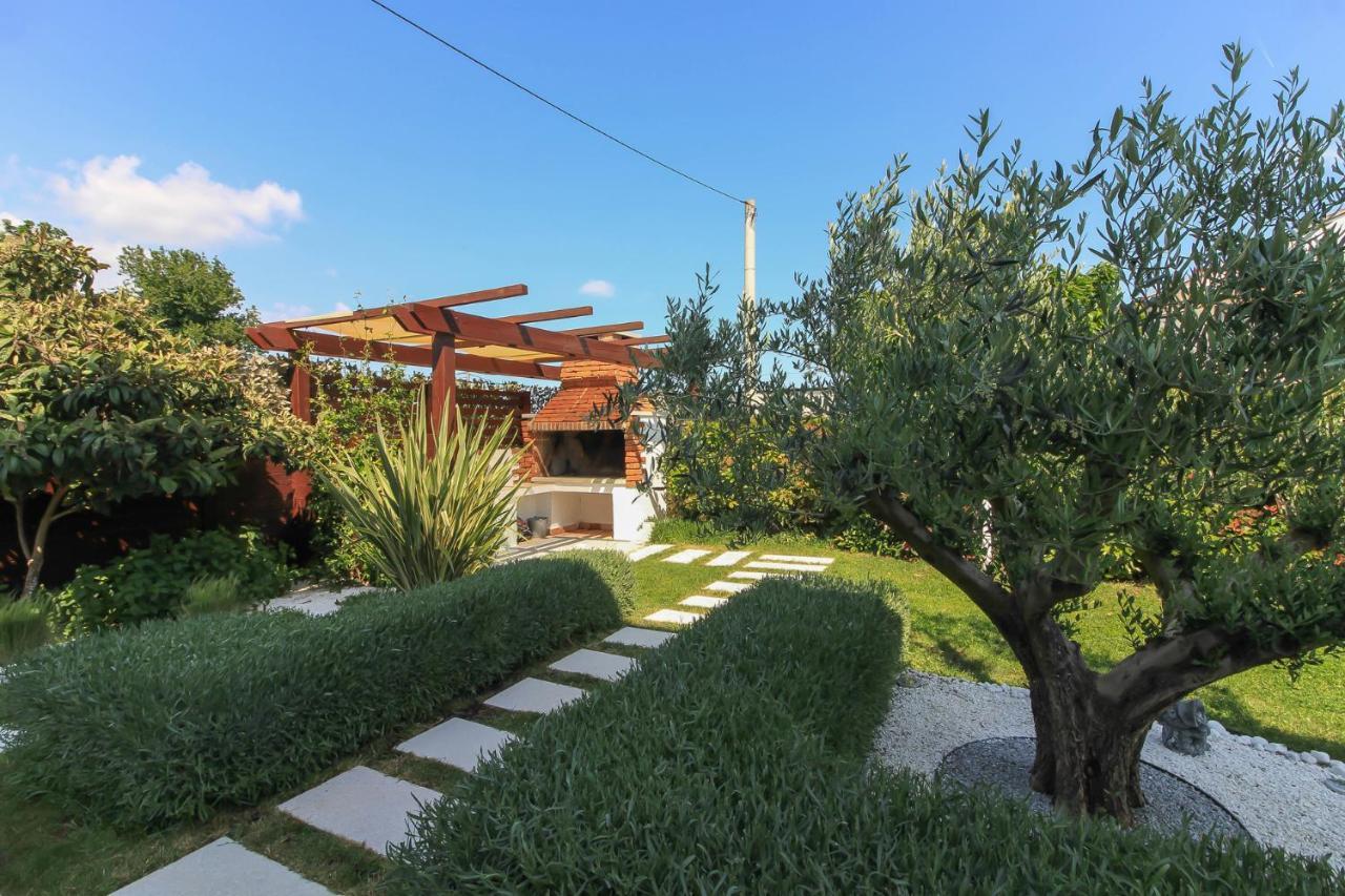 Modern Villa Nerina With Private Pool Near Πούλα Εξωτερικό φωτογραφία