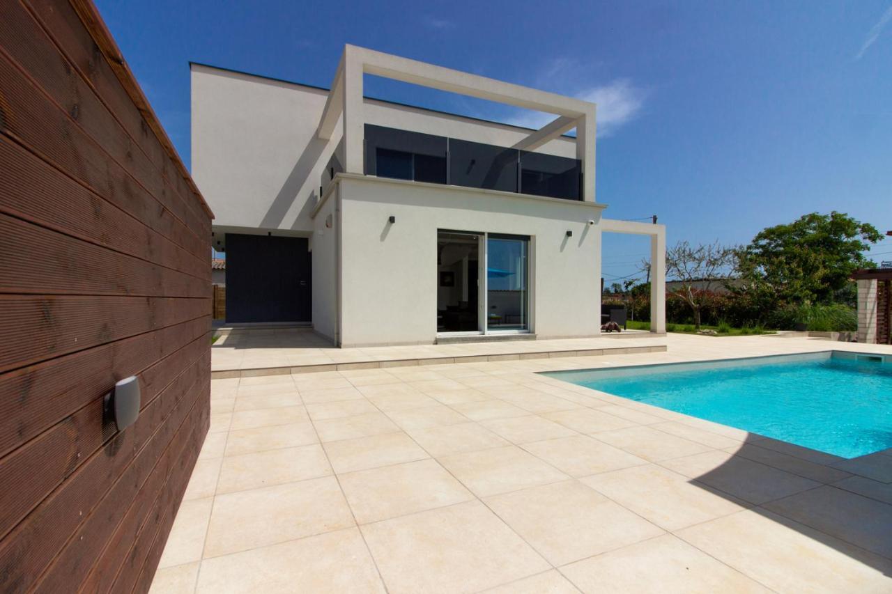 Modern Villa Nerina With Private Pool Near Πούλα Εξωτερικό φωτογραφία